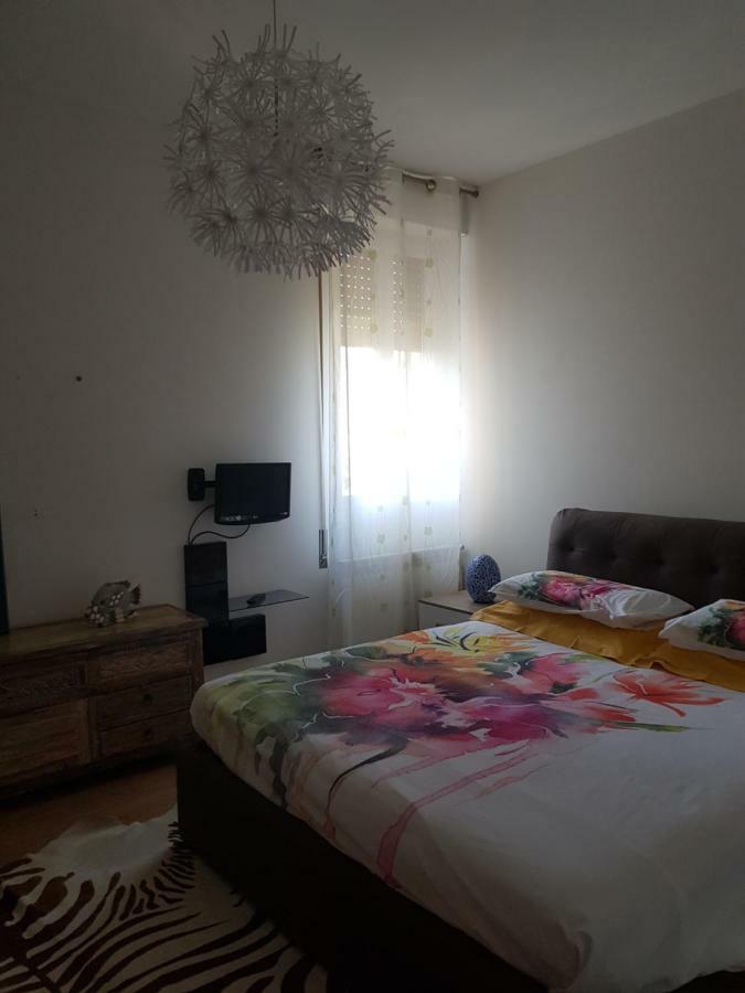 Romantica fuga con vista panoramica sulla città di Savona Apartamento Exterior foto