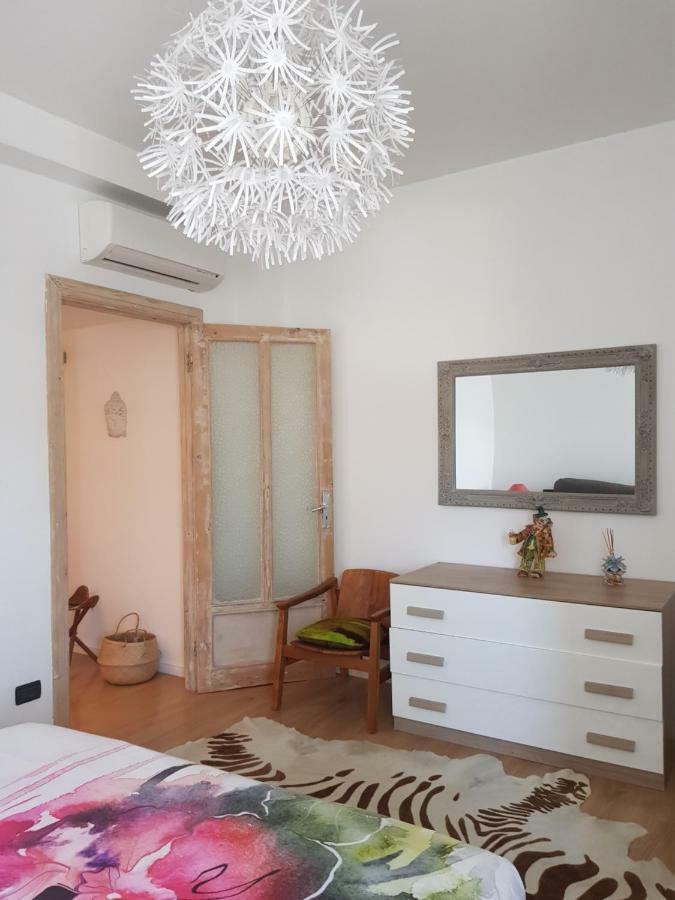 Romantica fuga con vista panoramica sulla città di Savona Apartamento Exterior foto