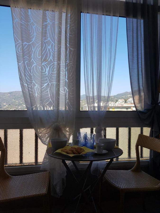 Romantica fuga con vista panoramica sulla città di Savona Apartamento Exterior foto